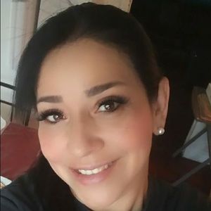 Meet your Posher, Raquel